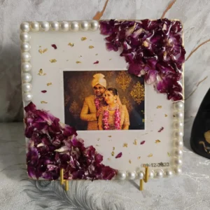 Square Varmala Preserved Couple Photo Frame – Customized Wedding Flower Resin Frame with Pearl Border